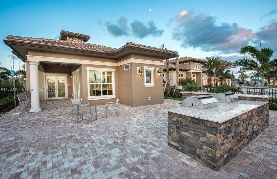 HILLCREST COUNTRY CLUB NO - Residential Lease