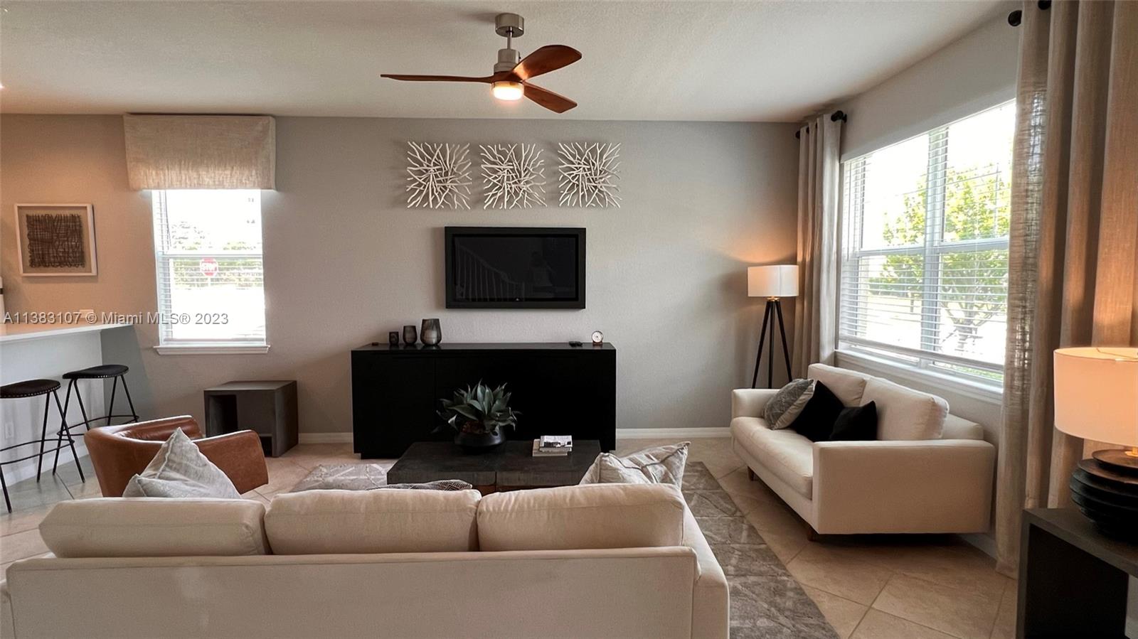 HILLCREST COUNTRY CLUB NO - Residential Lease