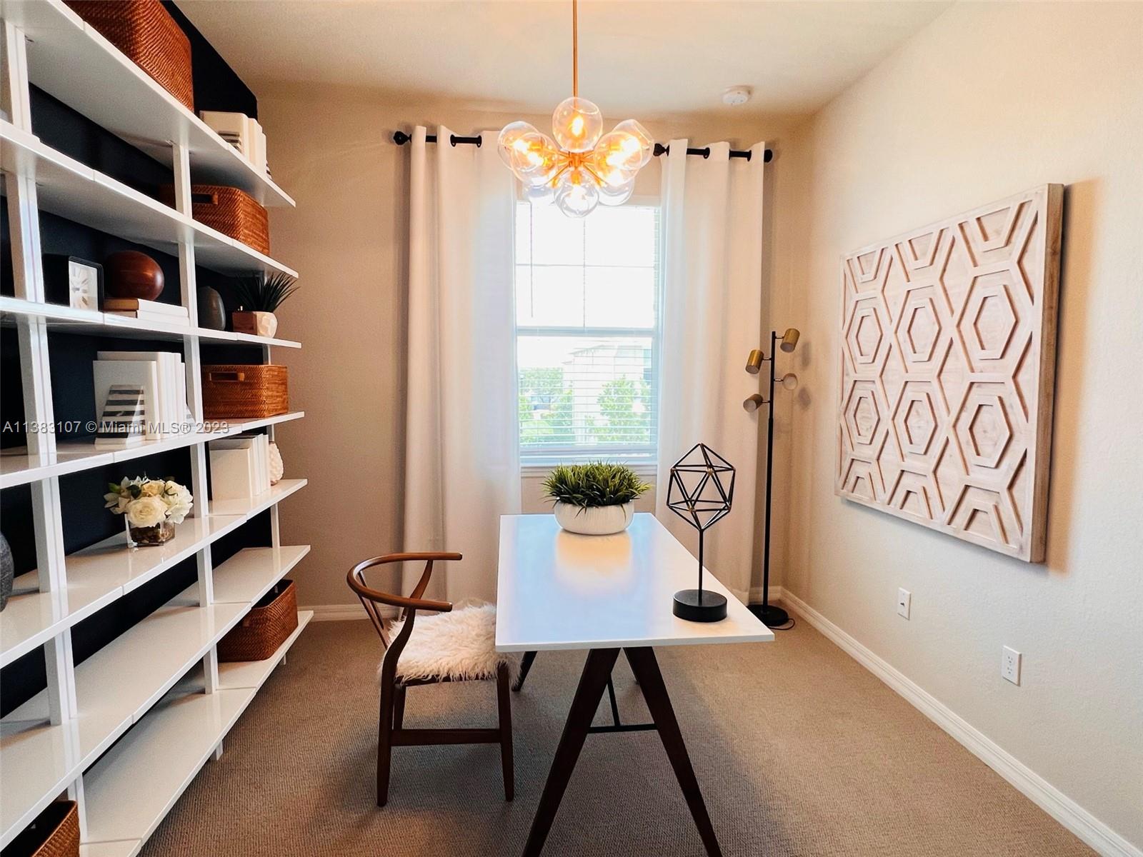 HILLCREST COUNTRY CLUB NO - Residential Lease