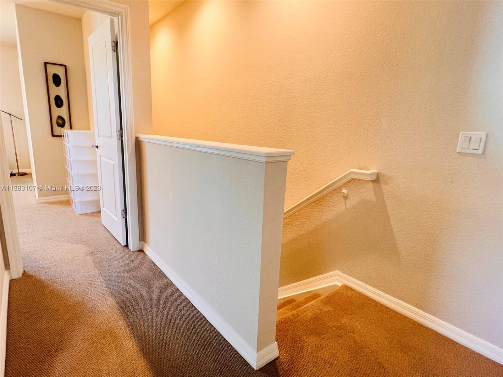 HILLCREST COUNTRY CLUB NO - Residential Lease