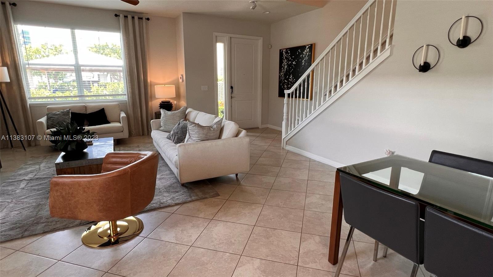 HILLCREST COUNTRY CLUB NO - Residential Lease