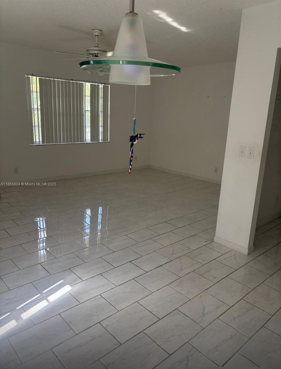 55+ Community Condo!
Enjoy modern living with a washer and dryer inside the unit, private balcony with street view, and elevator access. Comes with assigned parking and full access to resort-style amenities including golf, tennis, indoor and outdoor pools, gym, and more. Ideally located near restaurants, shopping centers, and everyday conveniences.