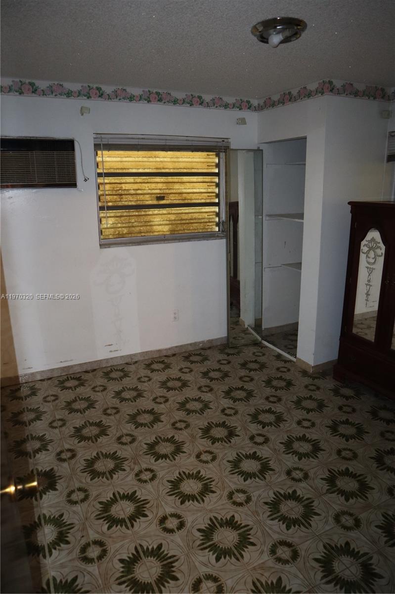 SNAPPER CREEK VILLAS - Residential