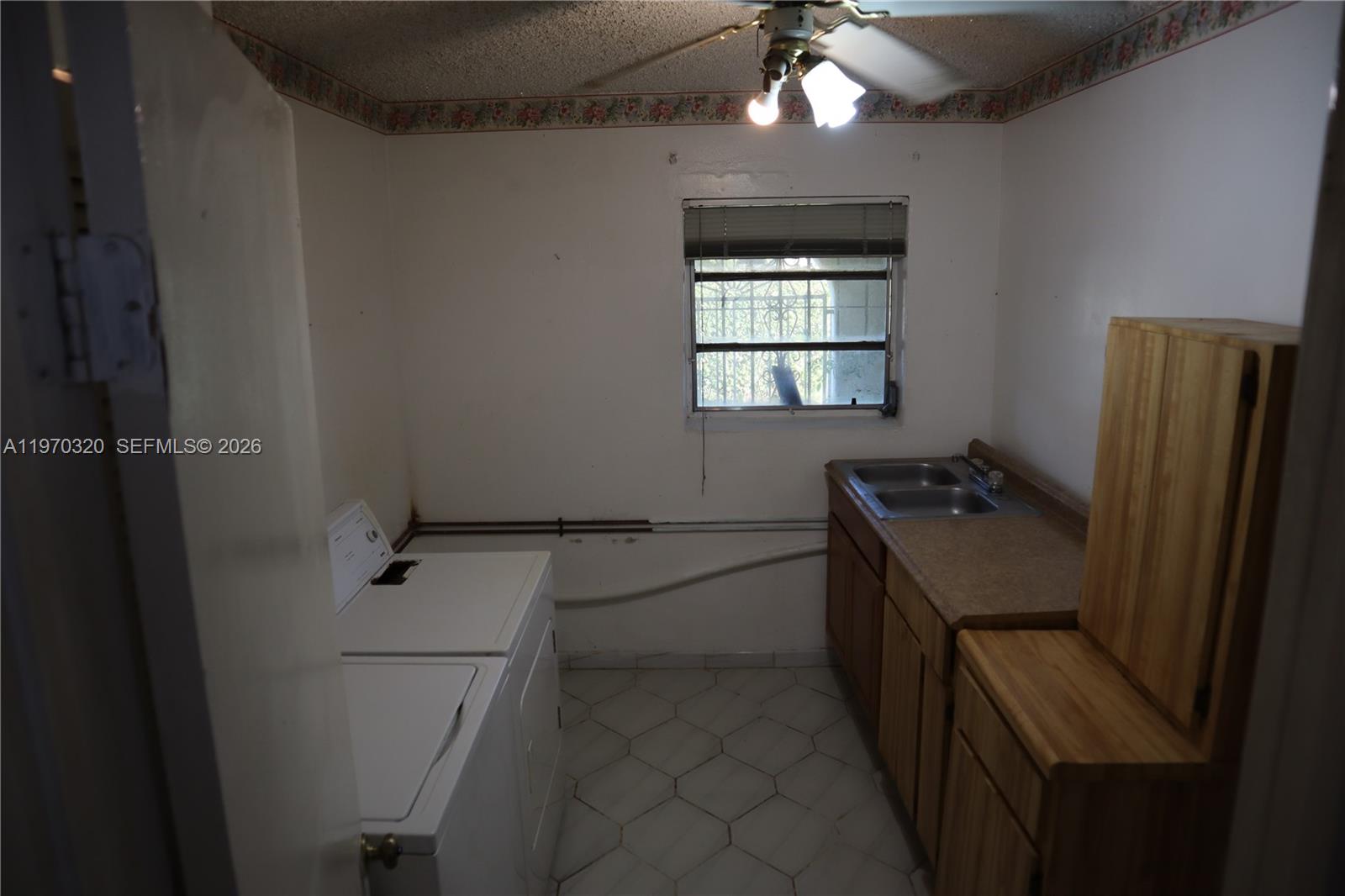 SNAPPER CREEK VILLAS - Residential