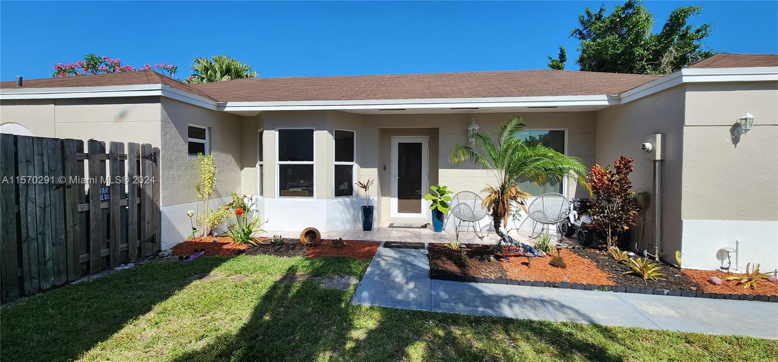 9829 Sw 221st St St, Cutler Bay, Miami-Dade County, Florida - 4 Bedrooms  
2 Bathrooms - 