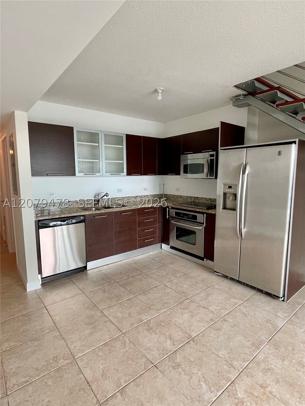 41 SE 5th St 2405