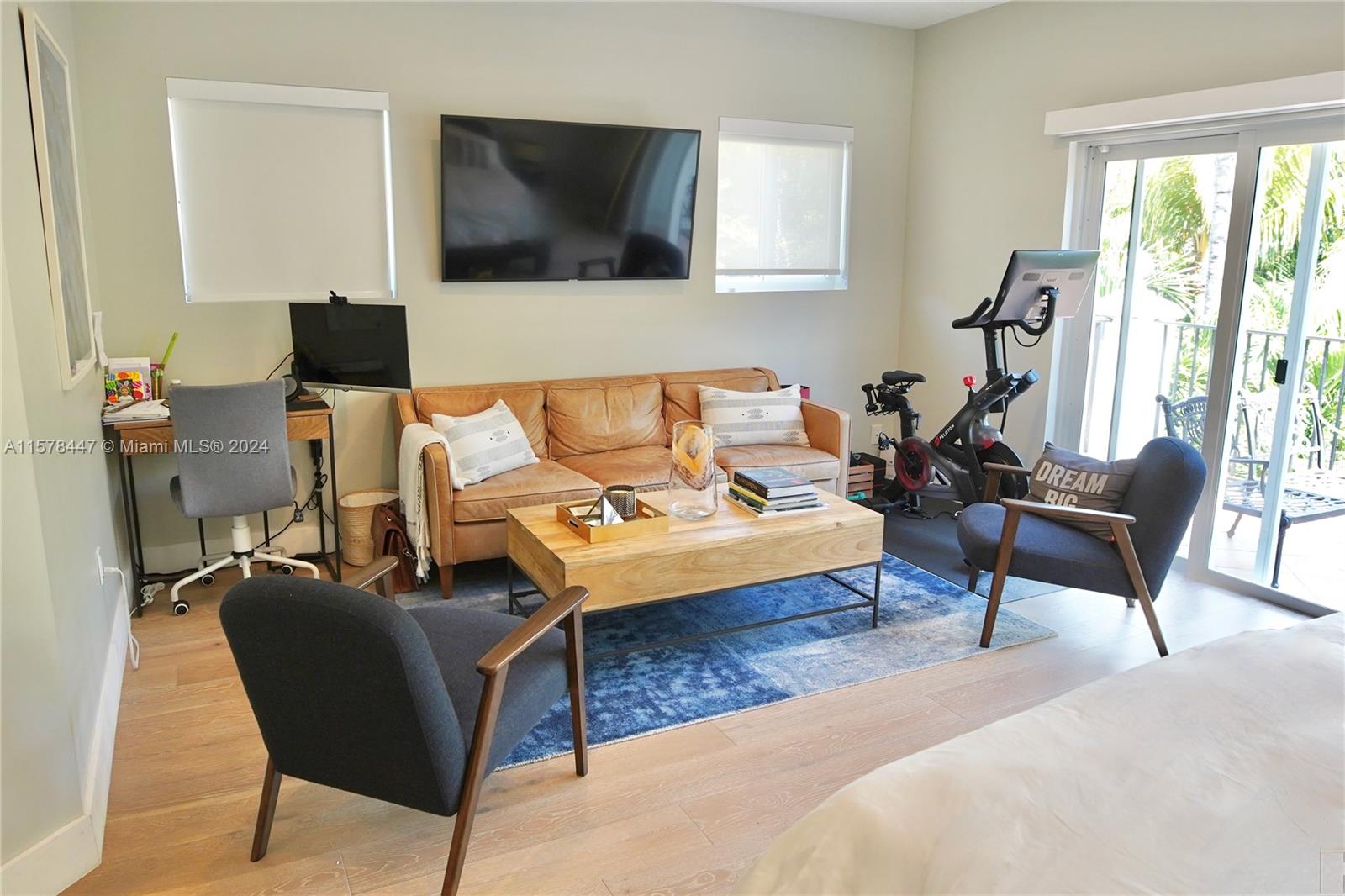 ORANGE POUNDS CONDO - Residential