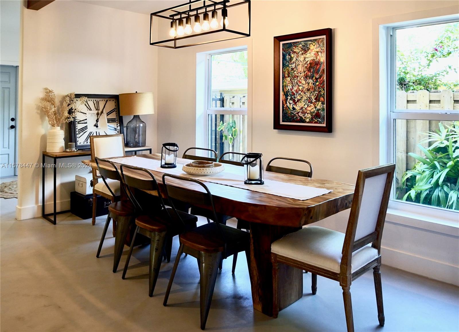 ORANGE POUNDS CONDO - Residential