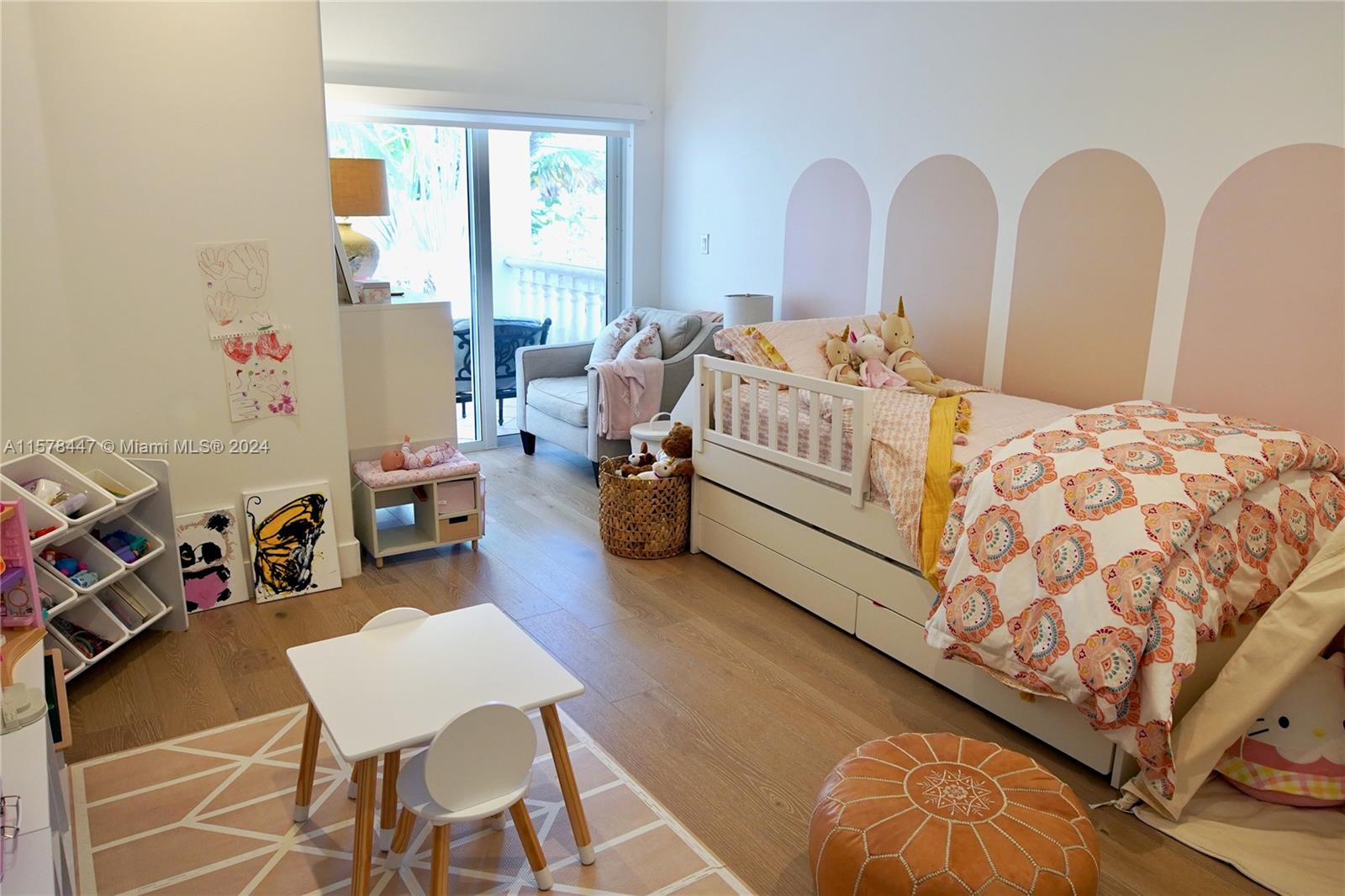 ORANGE POUNDS CONDO - Residential