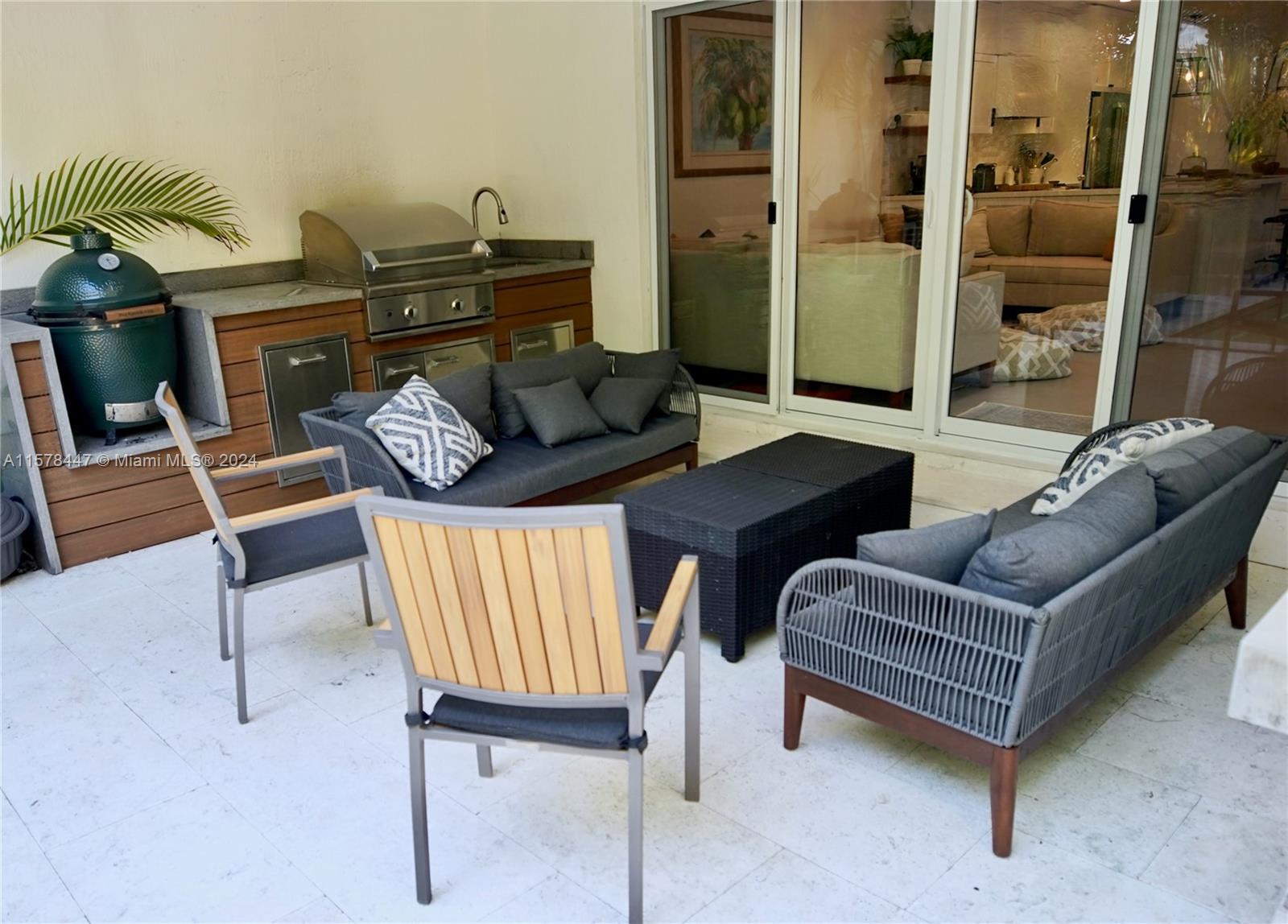 ORANGE POUNDS CONDO - Residential