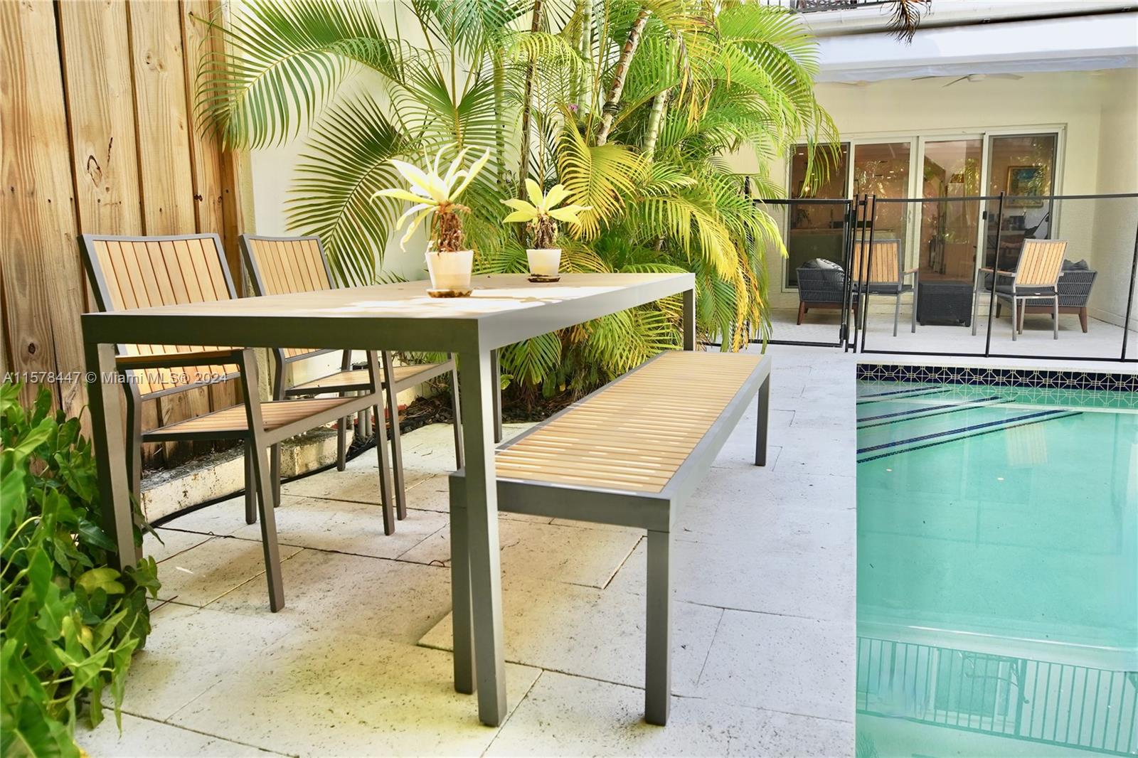 ORANGE POUNDS CONDO - Residential