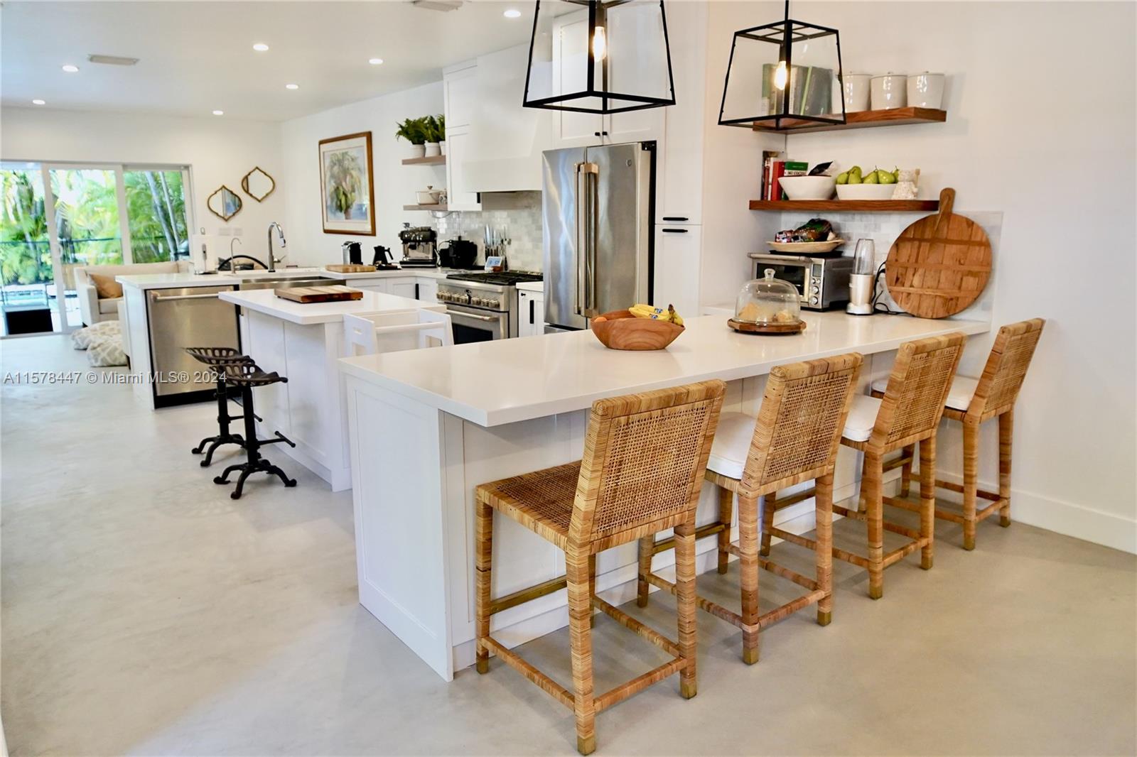 ORANGE POUNDS CONDO - Residential