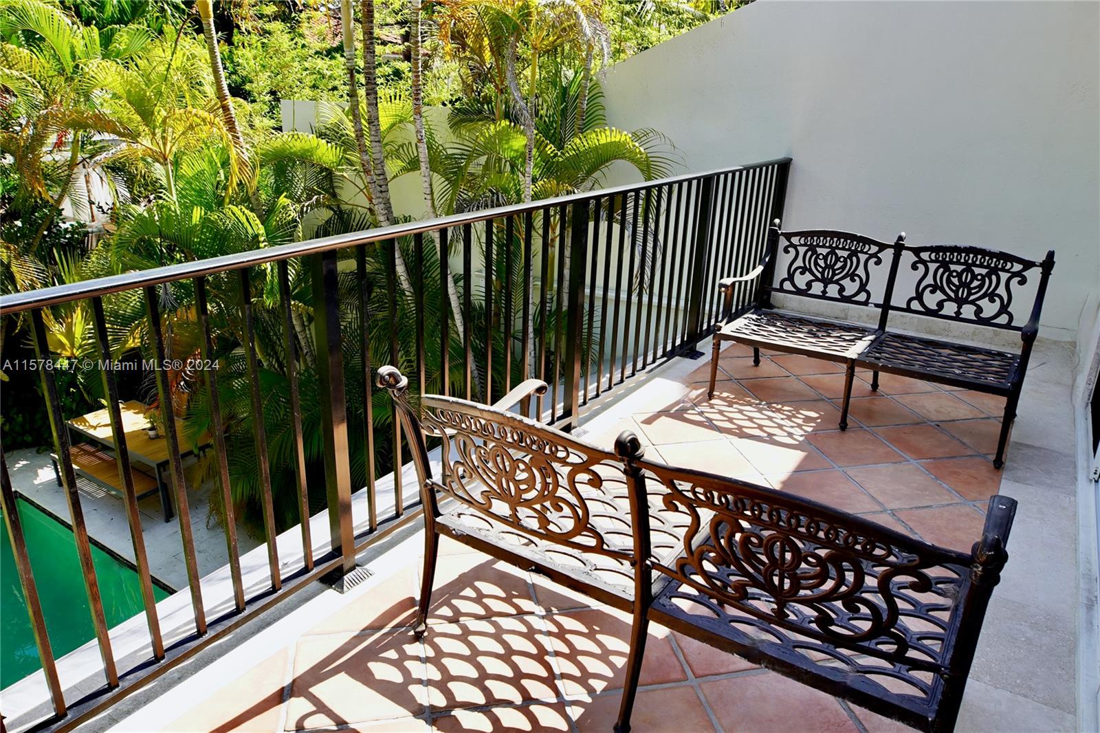 ORANGE POUNDS CONDO - Residential