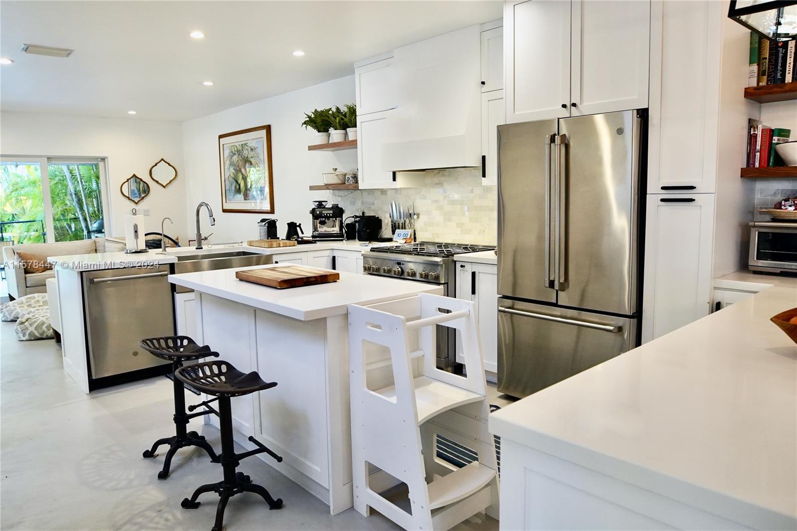 ORANGE POUNDS CONDO - Residential