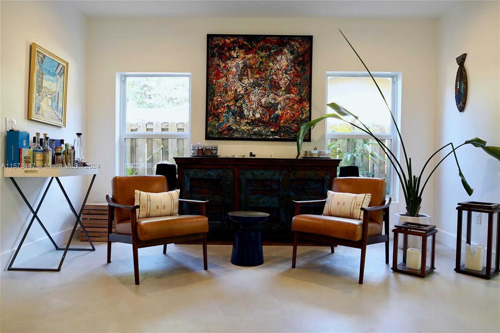 ORANGE POUNDS CONDO - Residential