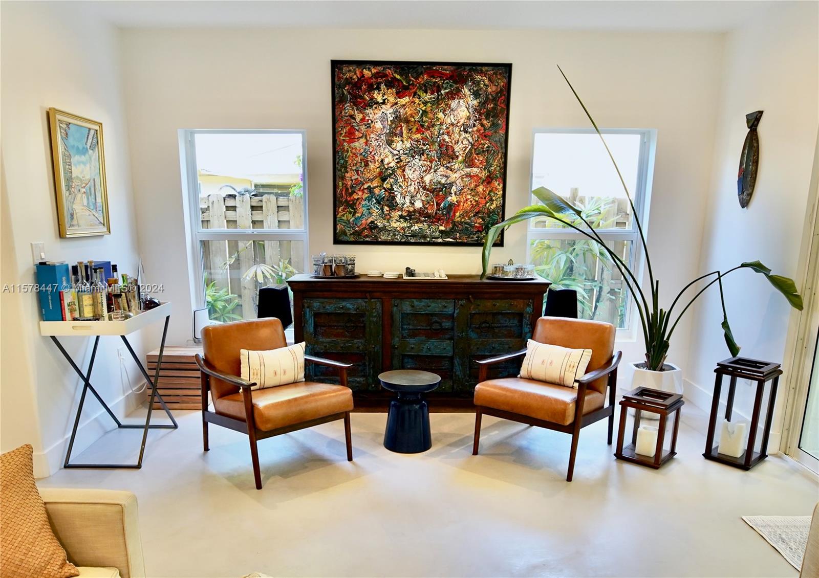 ORANGE POUNDS CONDO - Residential