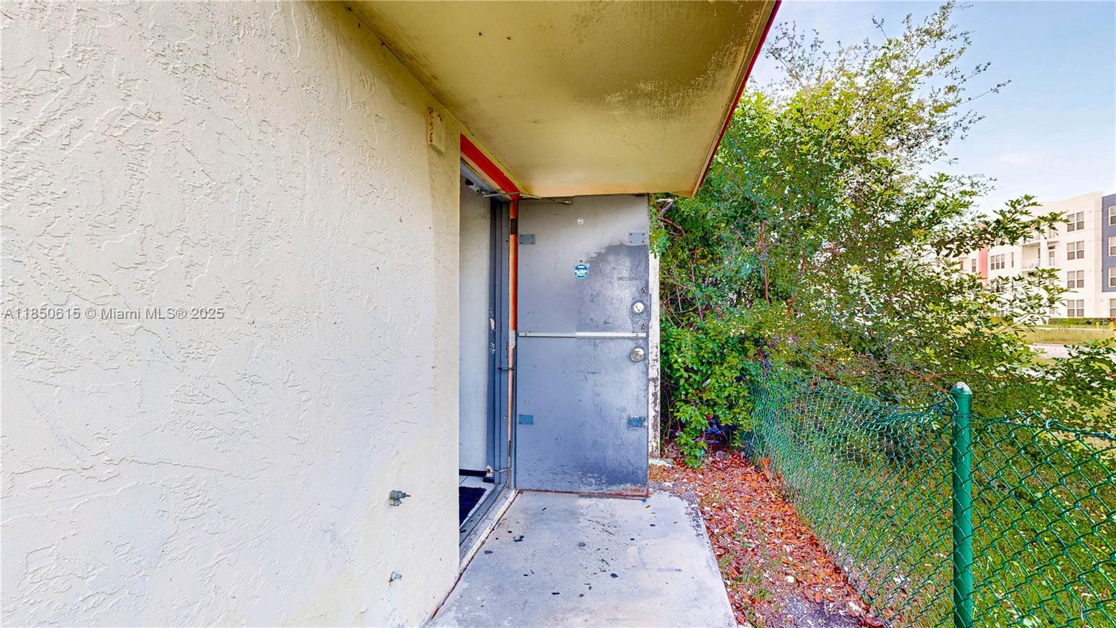 NARANJA LAKES SHOPPING PL - Land