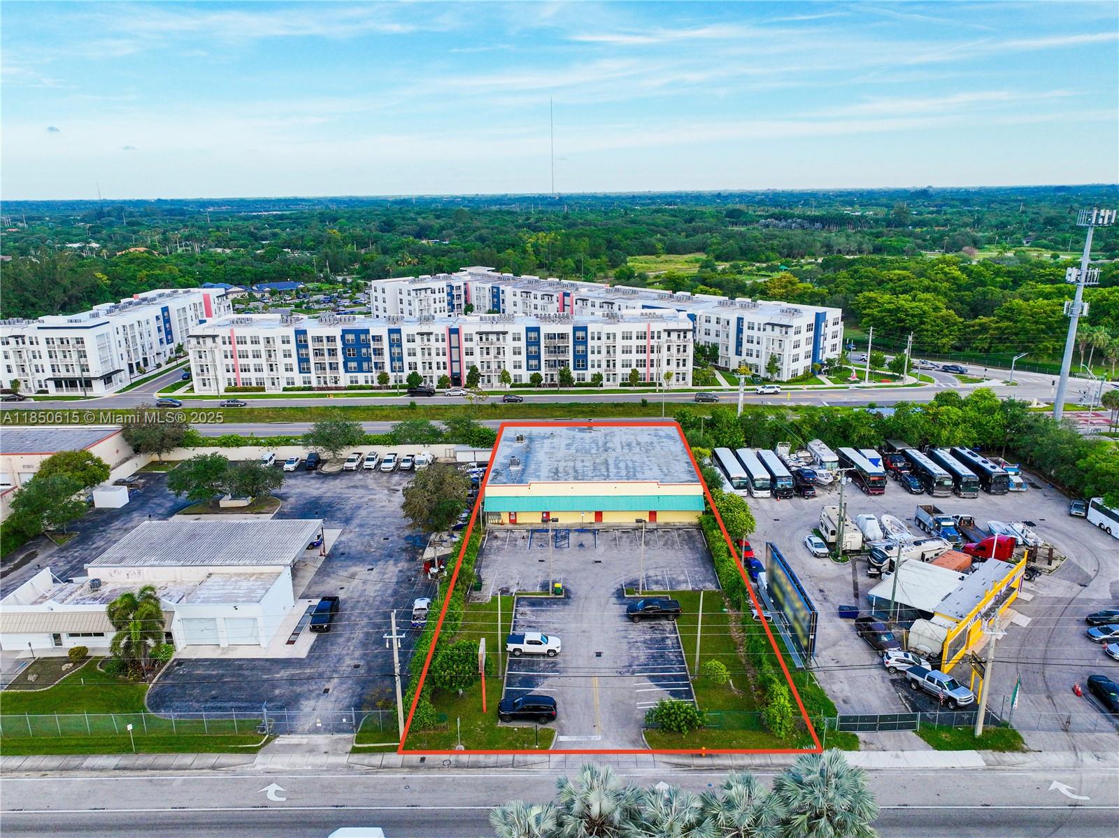 NARANJA LAKES SHOPPING PL - Land