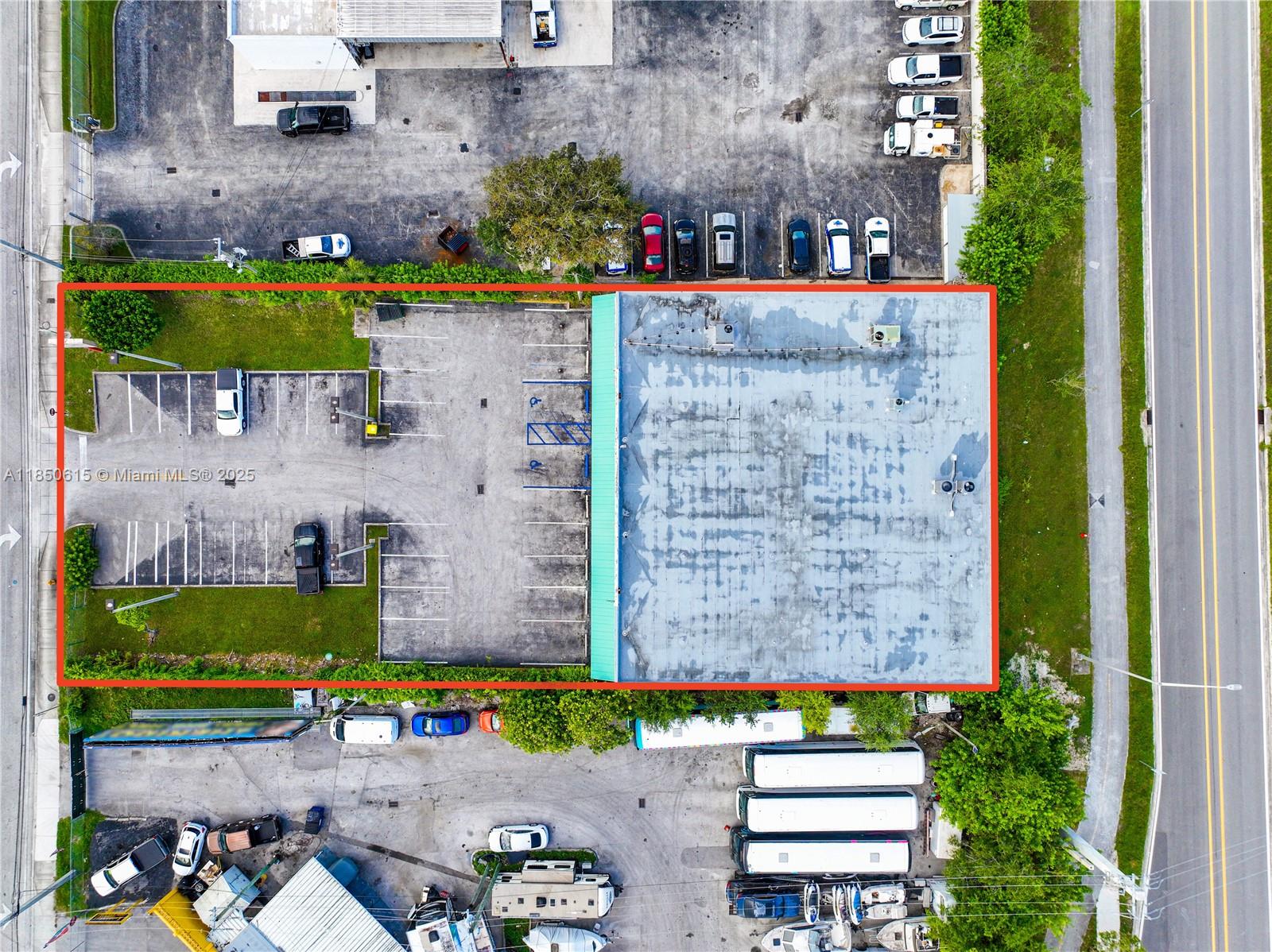 NARANJA LAKES SHOPPING PL - Land