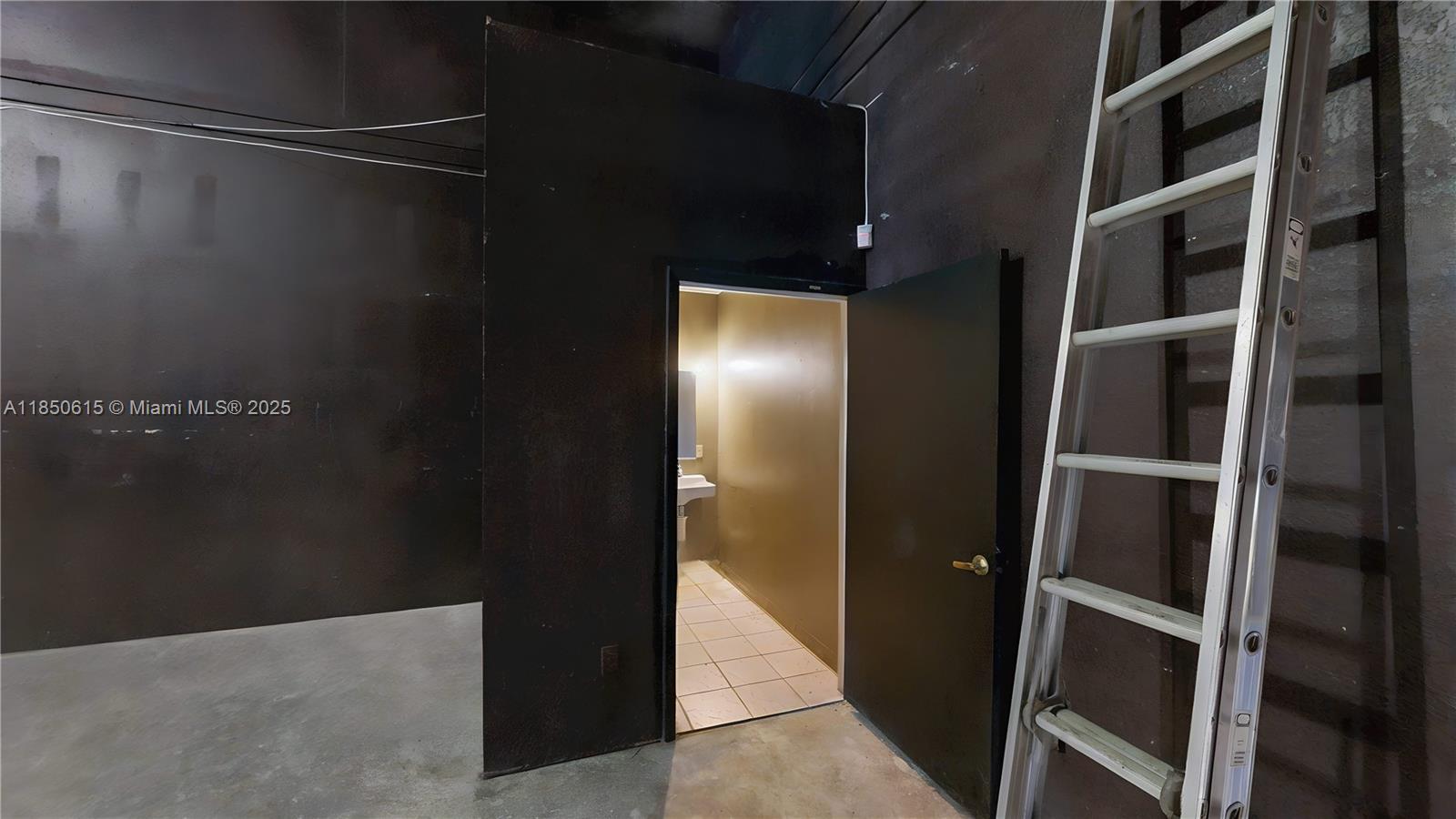 NARANJA LAKES SHOPPING PL - Land