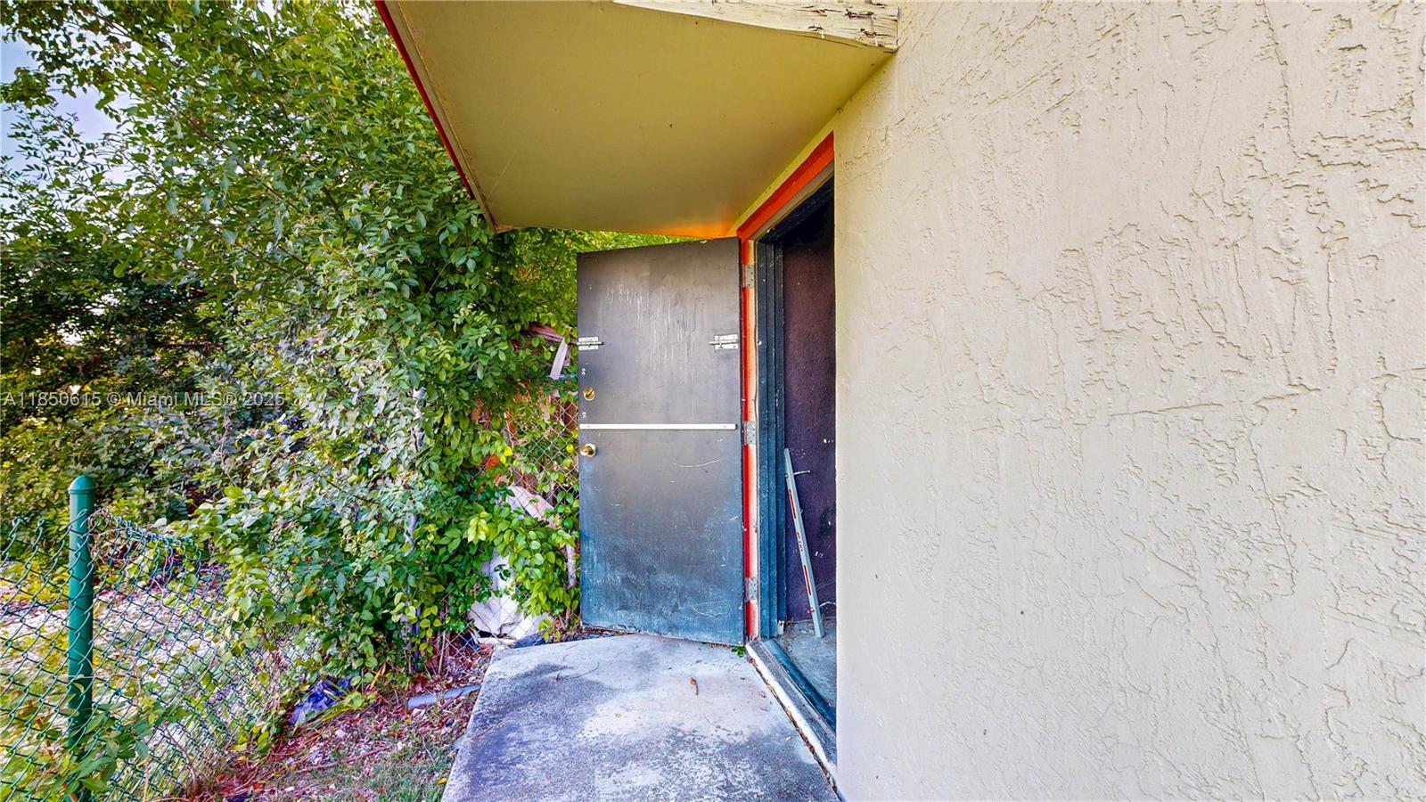 NARANJA LAKES SHOPPING PL - Land