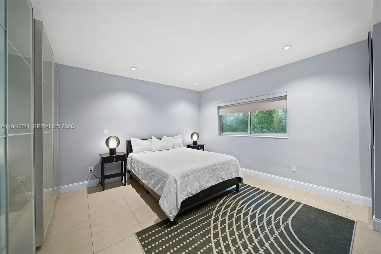 ISLAND HOUSE SOUTH CONDO - Residential Lease