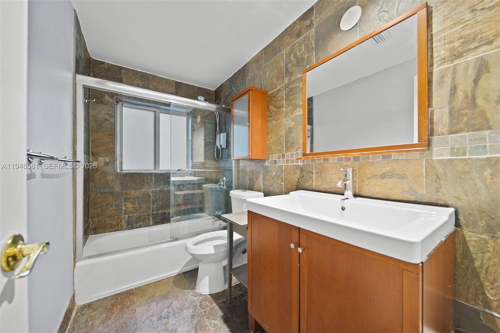 ISLAND HOUSE SOUTH CONDO - Residential Lease