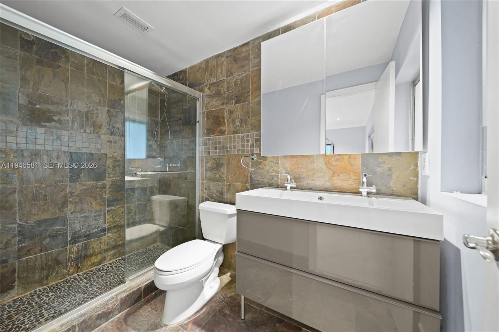 ISLAND HOUSE SOUTH CONDO - Residential Lease