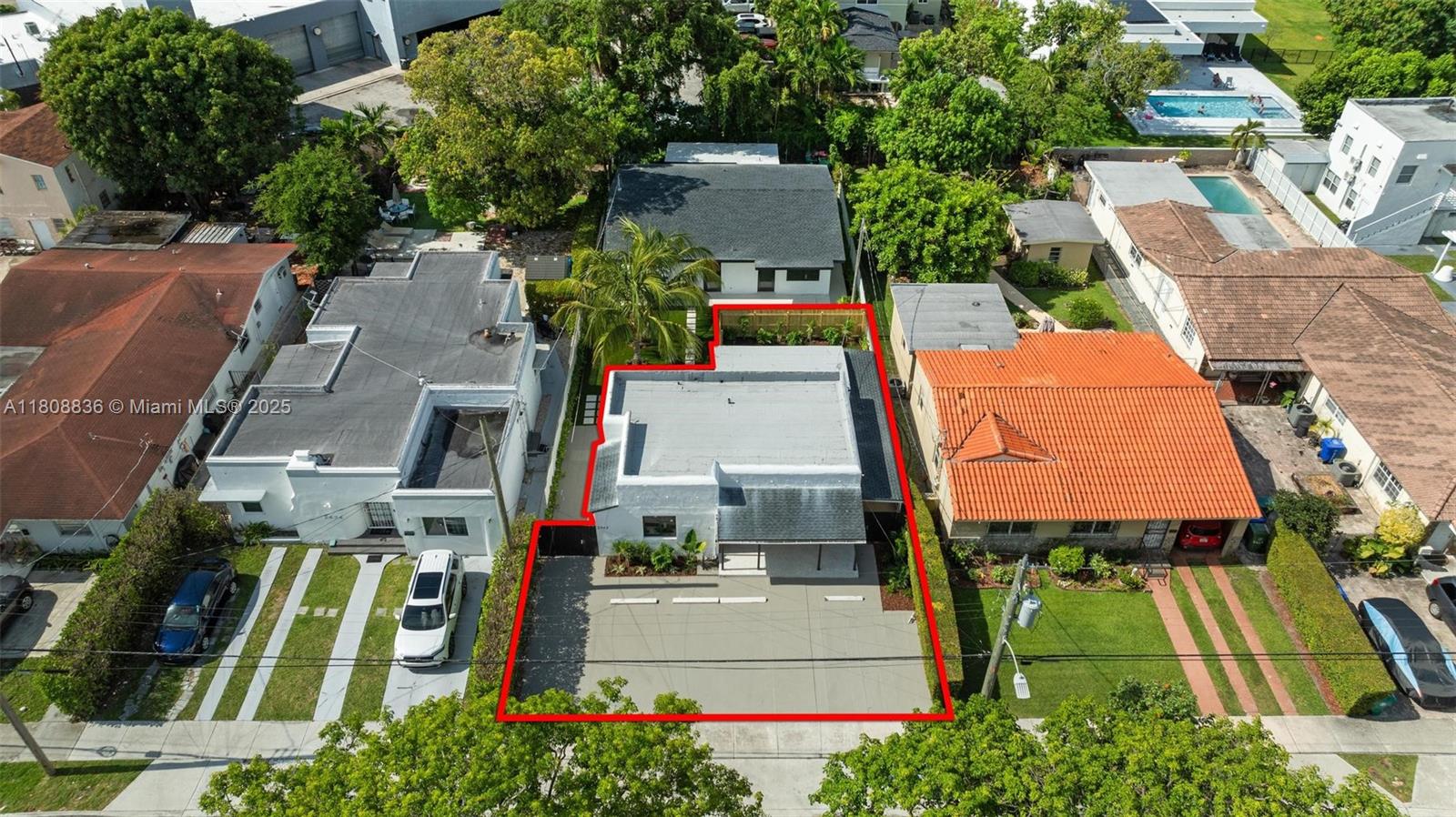 2440 Sw 3rd St 2440, Miami, Broward County, Florida - 3 Bedrooms  
2 Bathrooms - 