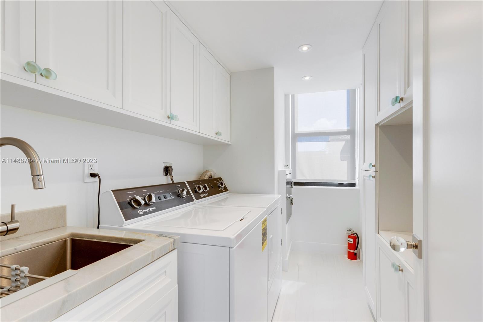 GABLES BATH CLUB APTS CON - Residential