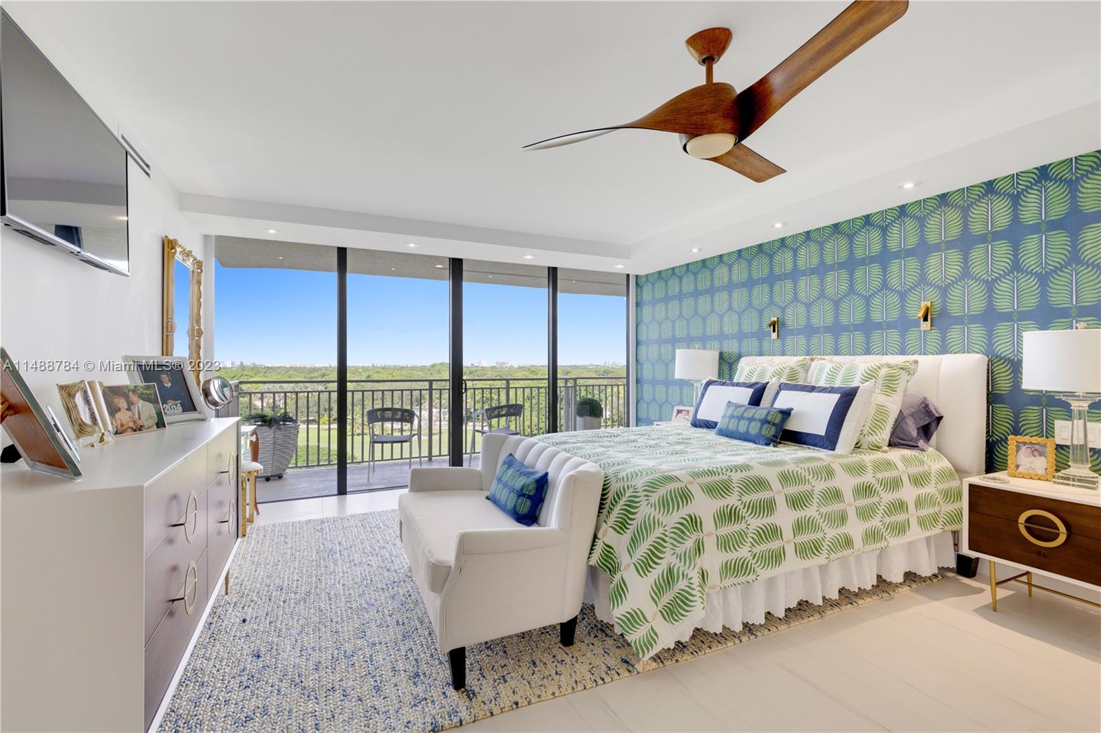 GABLES BATH CLUB APTS CON - Residential