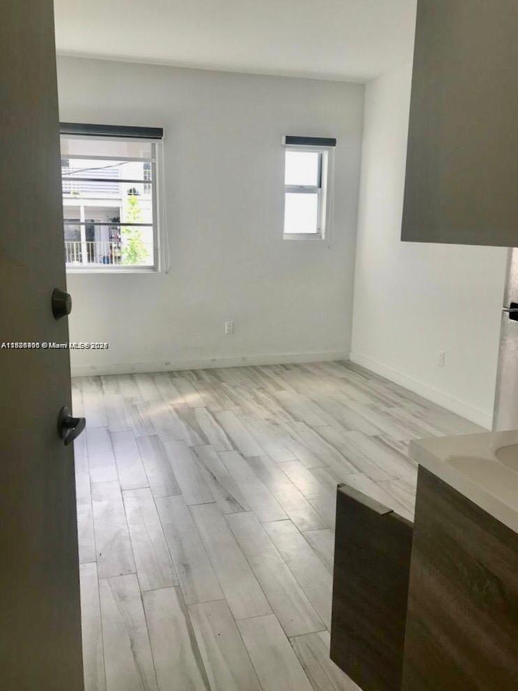 1560 Meridian Ave 206