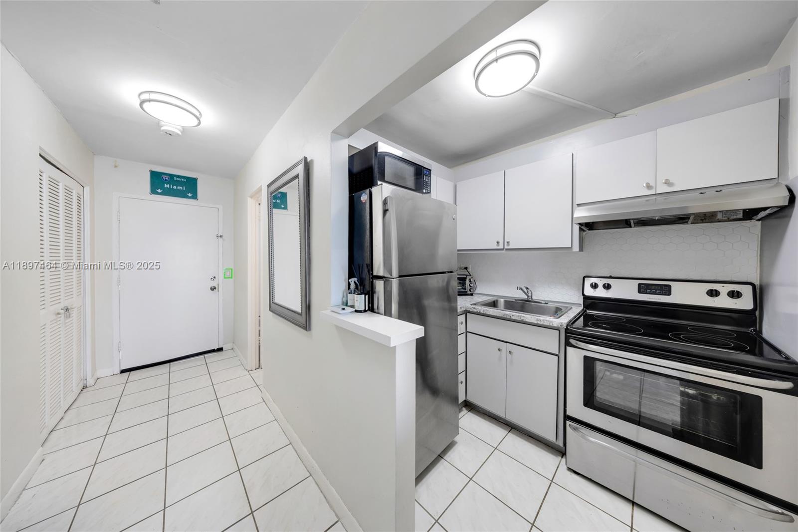 BAYSHORE YACHT & TENNIS C - Residential Lease