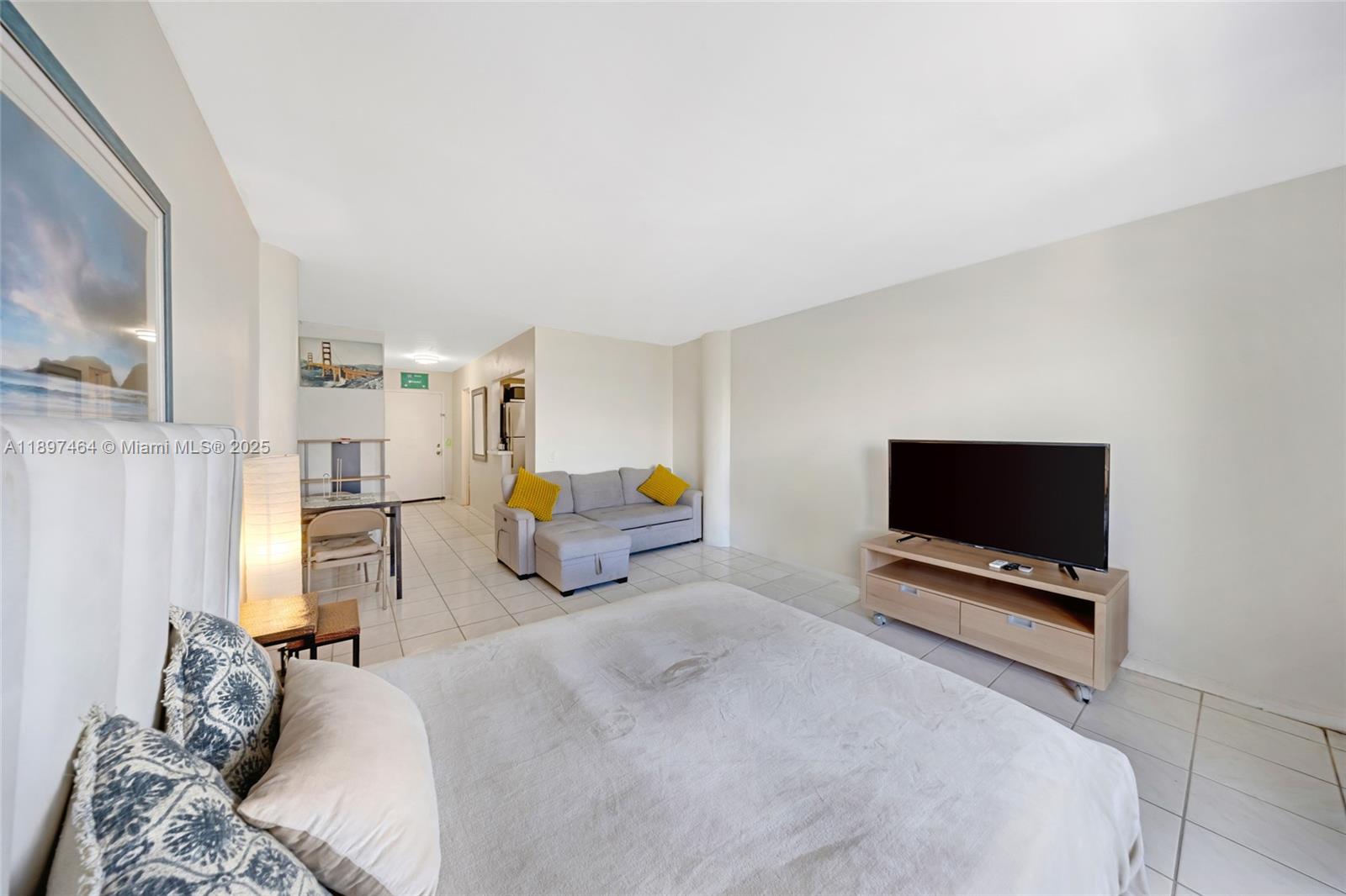 BAYSHORE YACHT & TENNIS C - Residential Lease