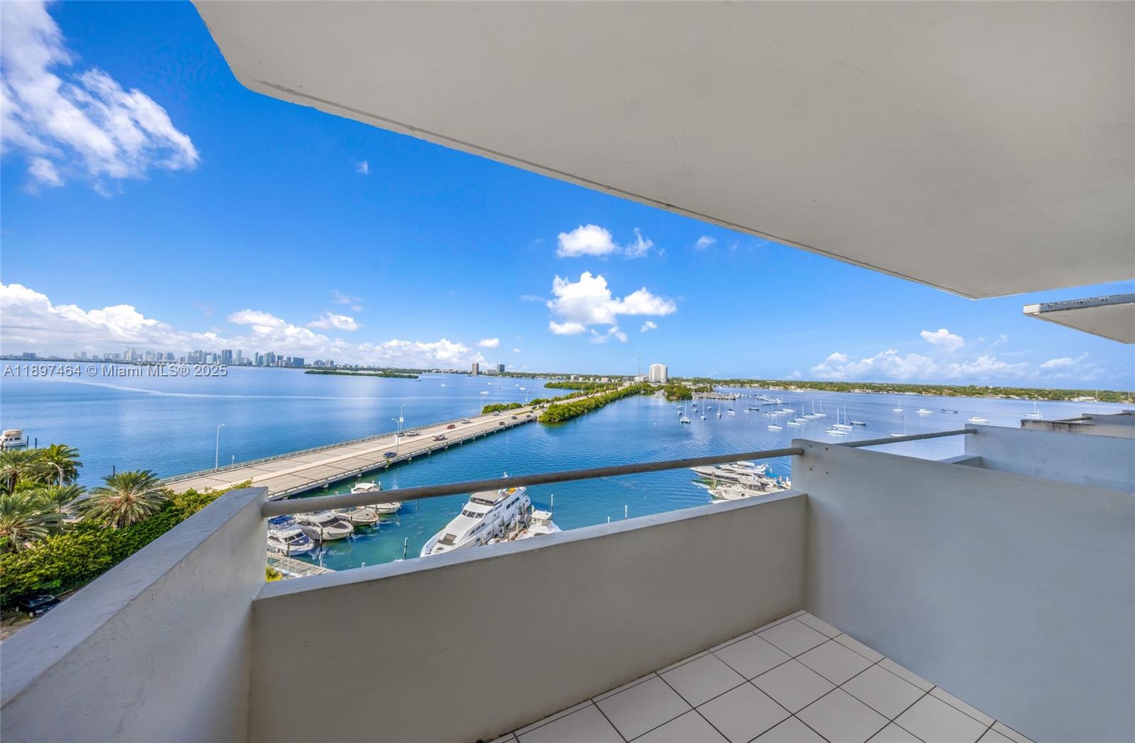 BAYSHORE YACHT & TENNIS C - Residential Lease