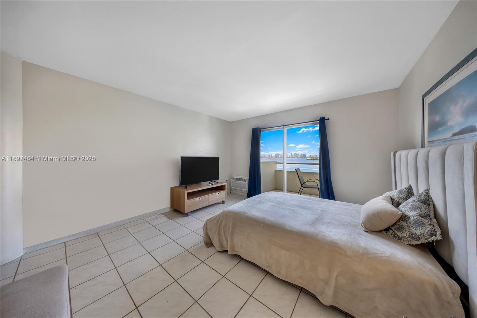 BAYSHORE YACHT & TENNIS C - Residential Lease