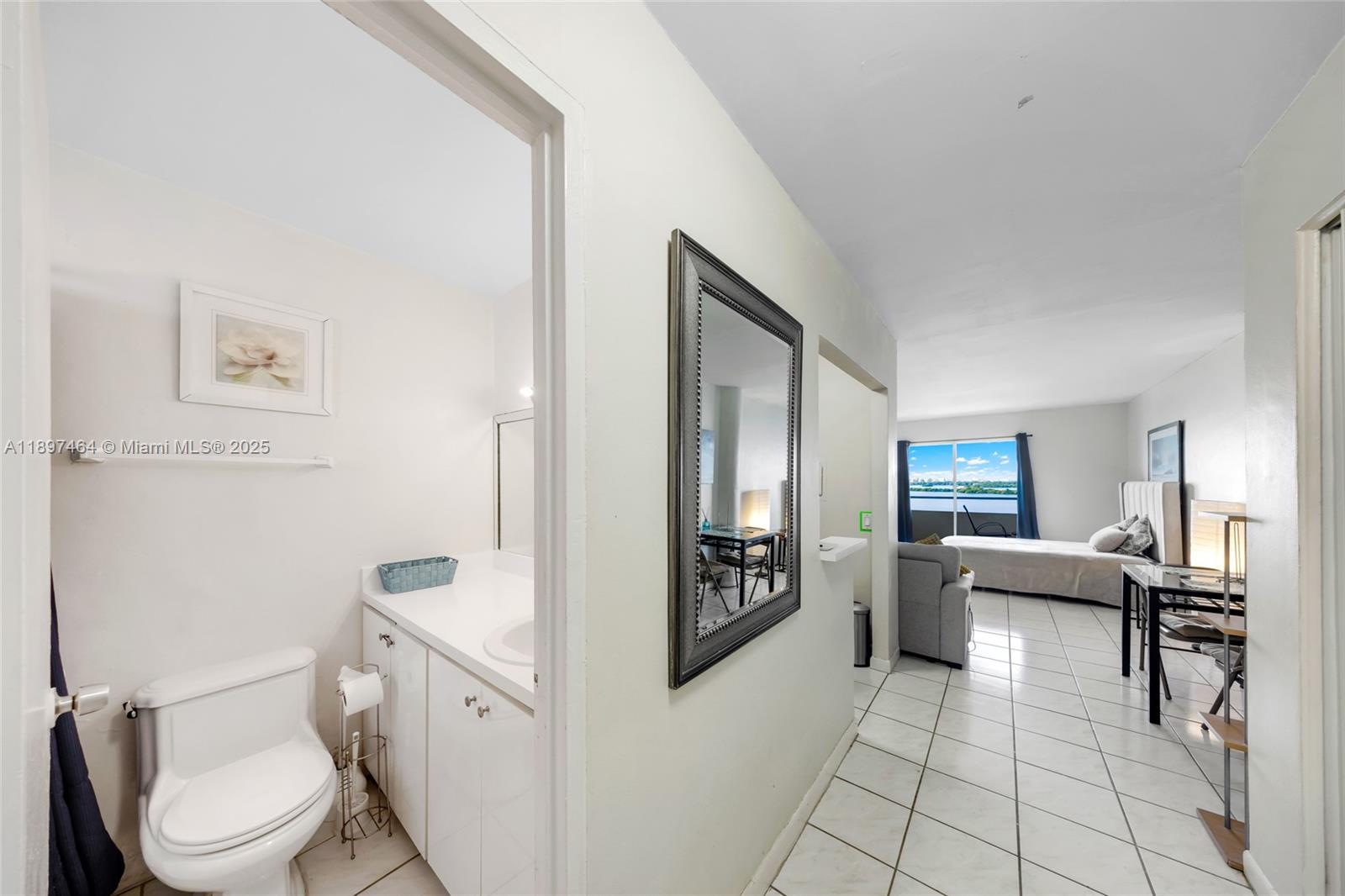 BAYSHORE YACHT & TENNIS C - Residential Lease