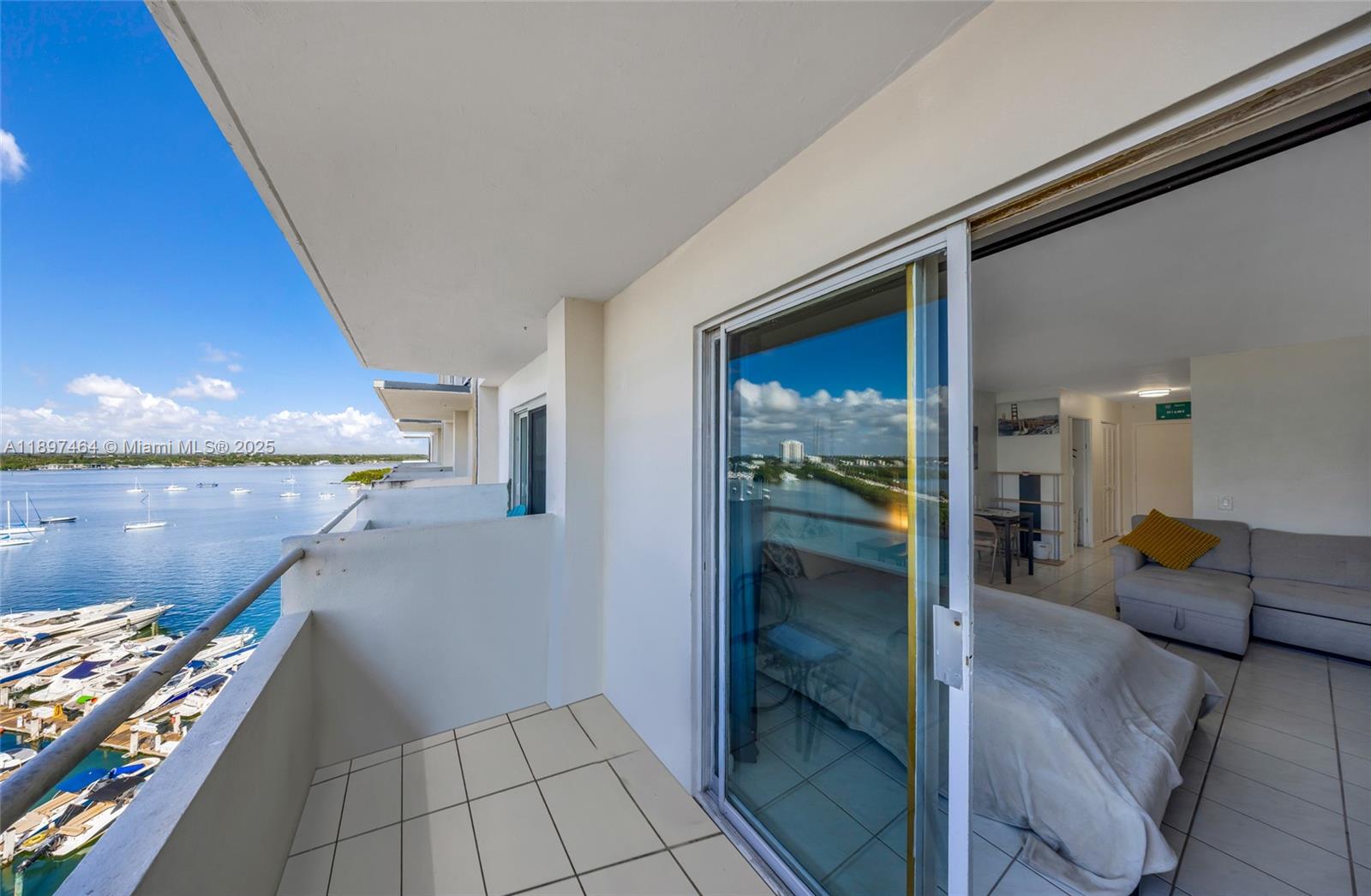 BAYSHORE YACHT & TENNIS C - Residential Lease