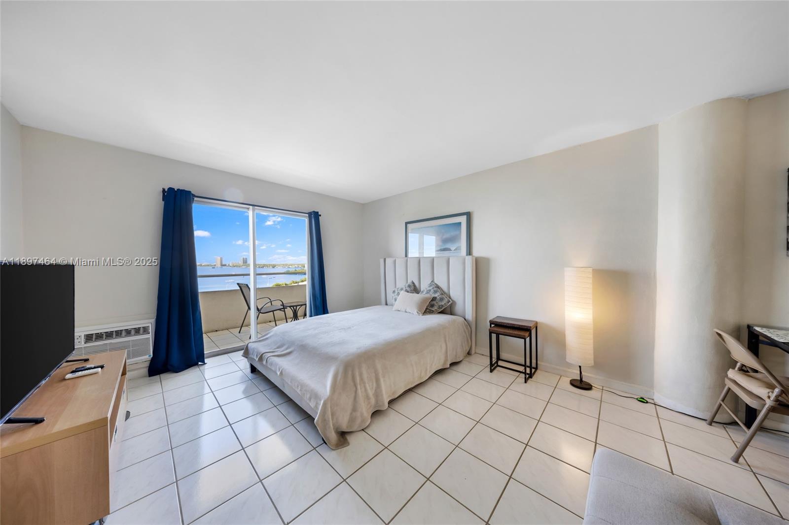 BAYSHORE YACHT & TENNIS C - Residential Lease