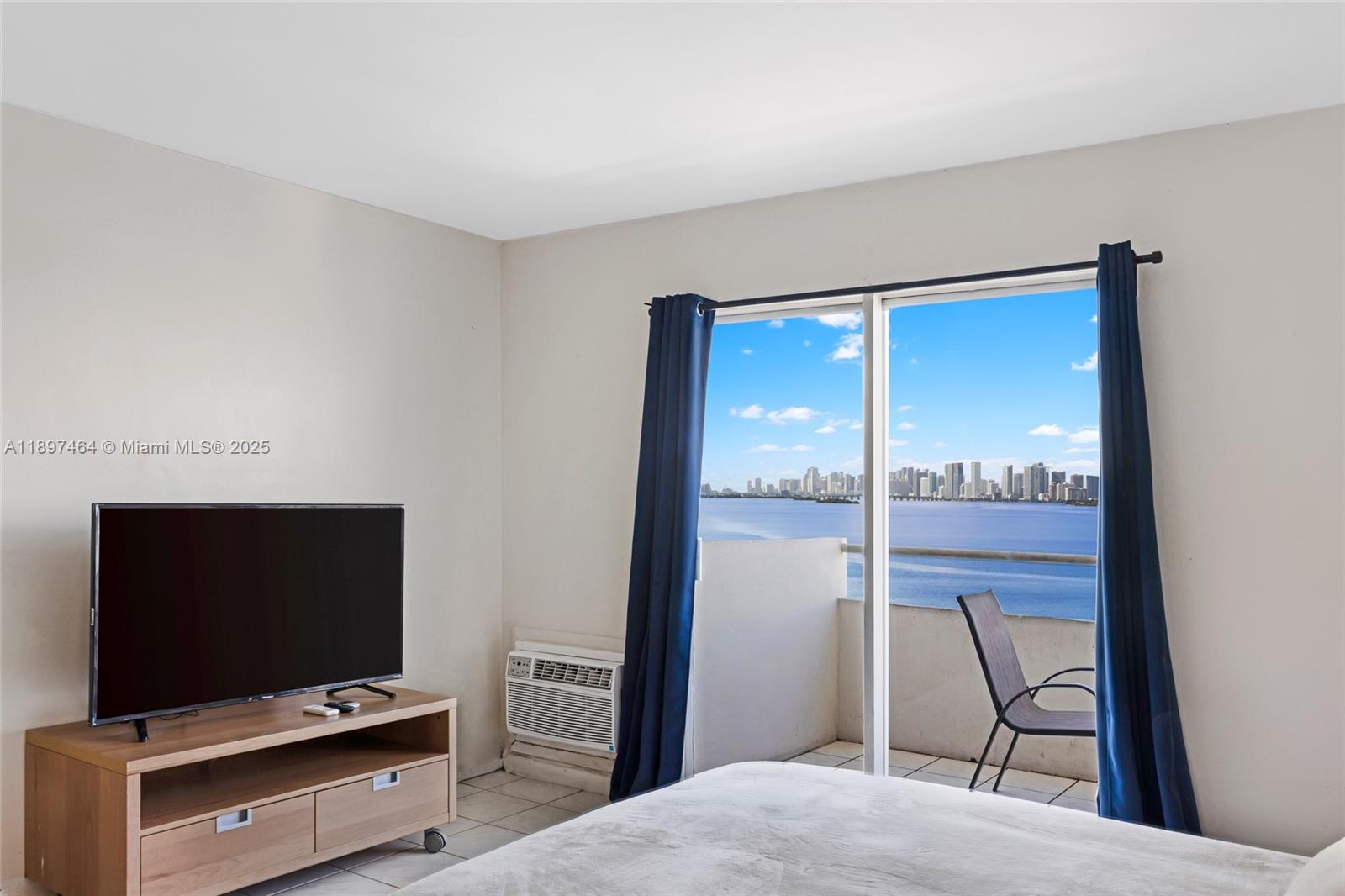 BAYSHORE YACHT & TENNIS C - Residential Lease