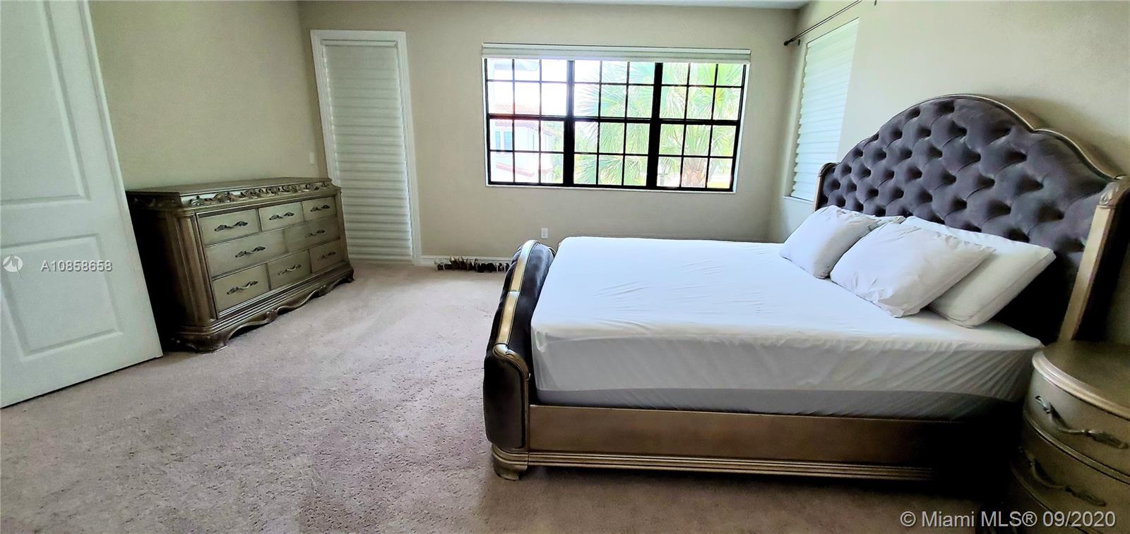 PEMBROKE LAKES SOUTH - Residential