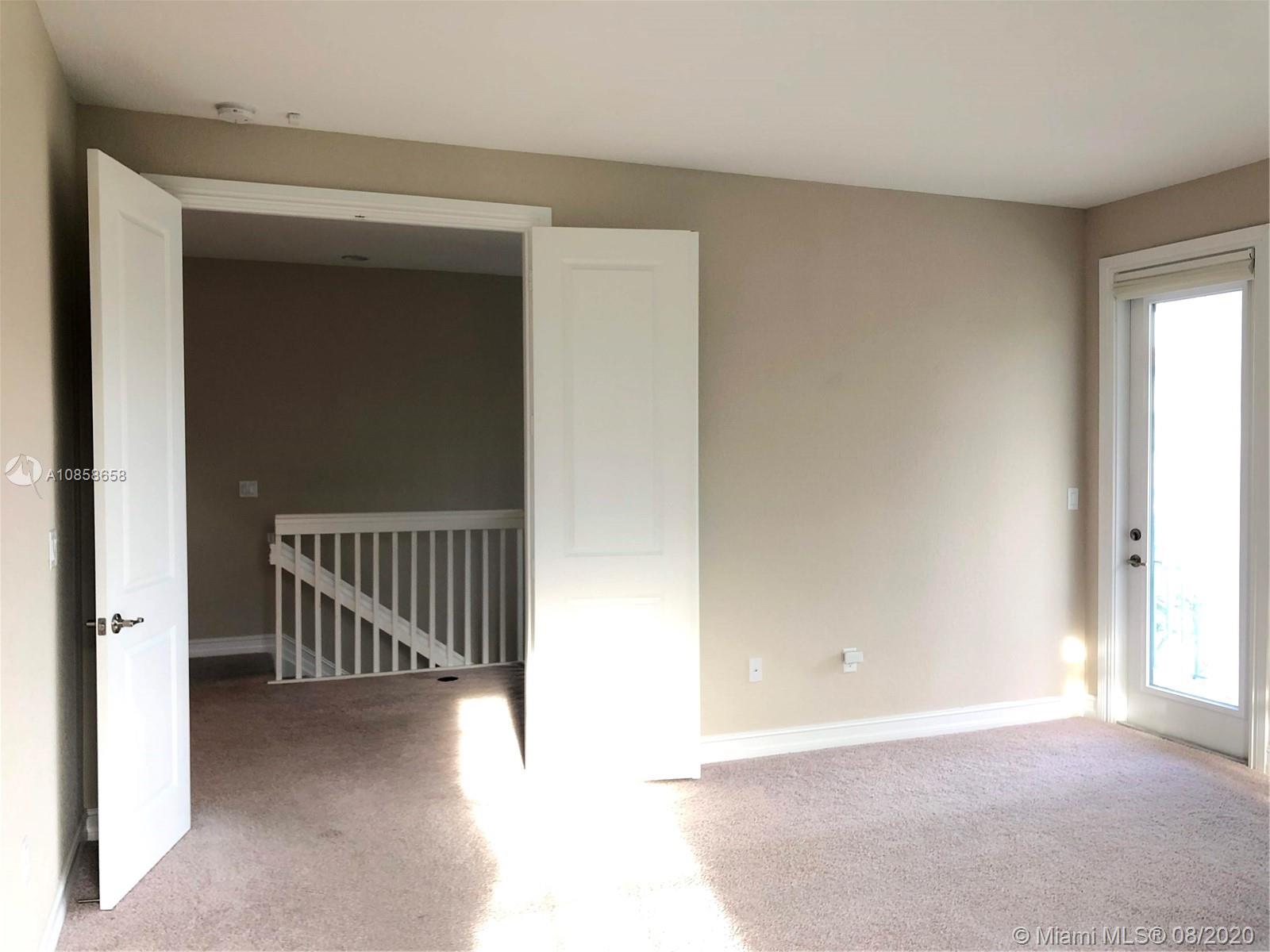 PEMBROKE LAKES SOUTH - Residential