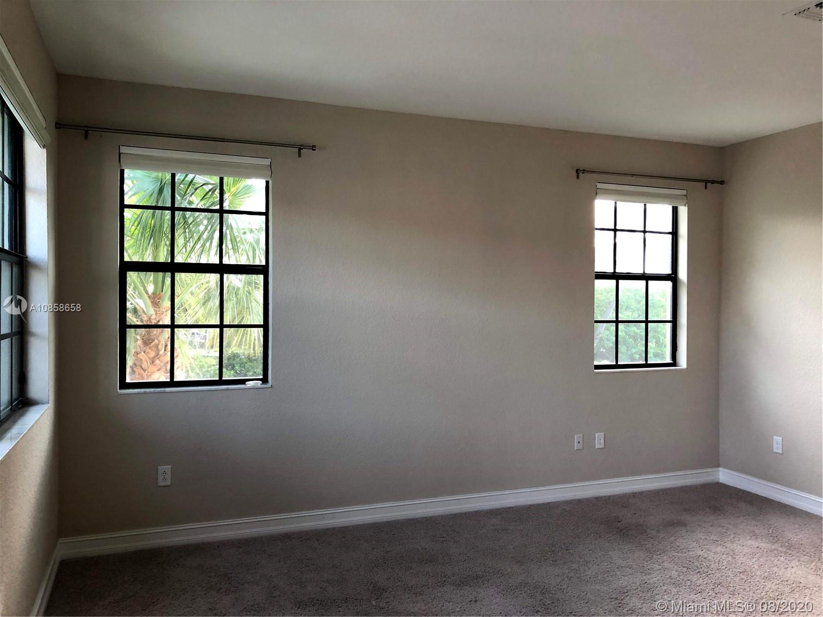 PEMBROKE LAKES SOUTH - Residential