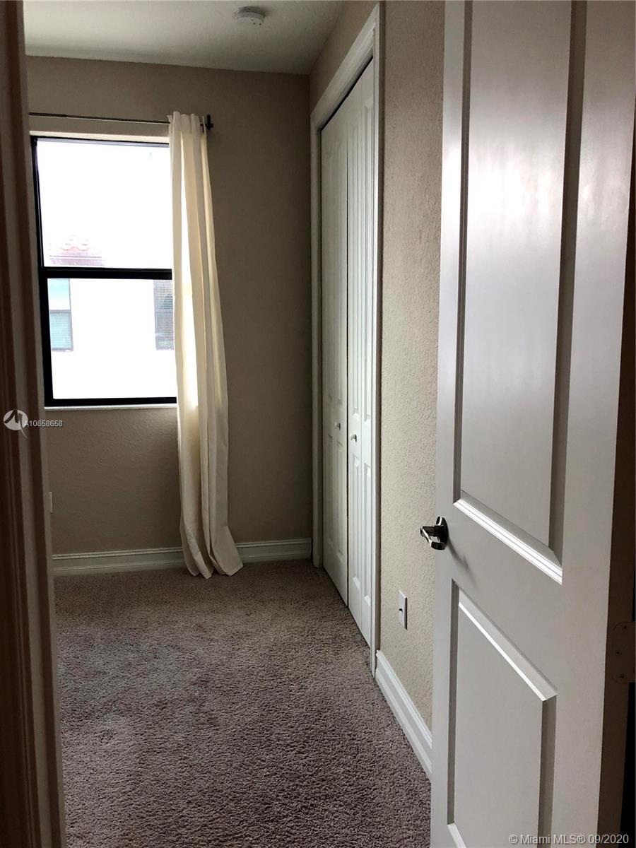 PEMBROKE LAKES SOUTH - Residential