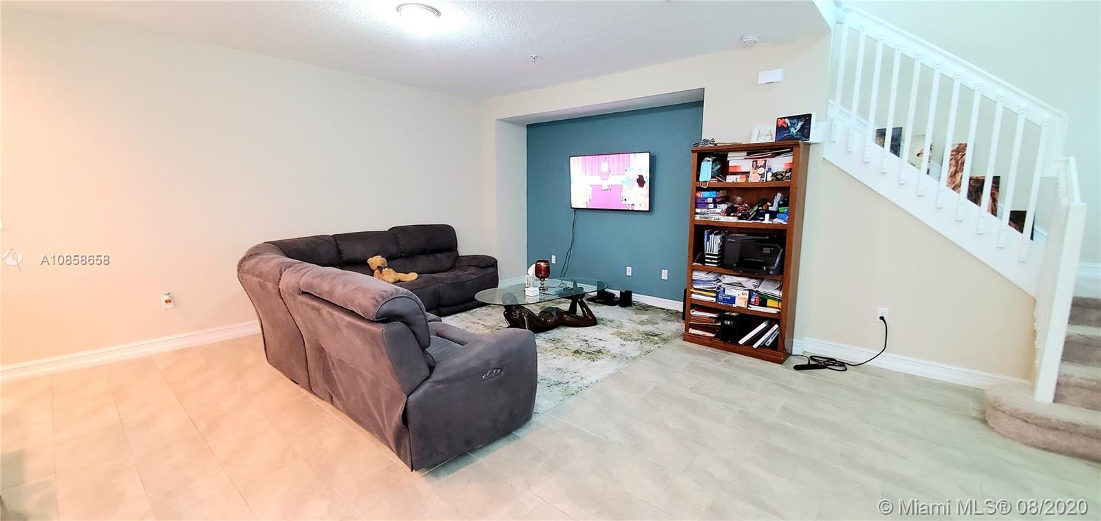 PEMBROKE LAKES SOUTH - Residential