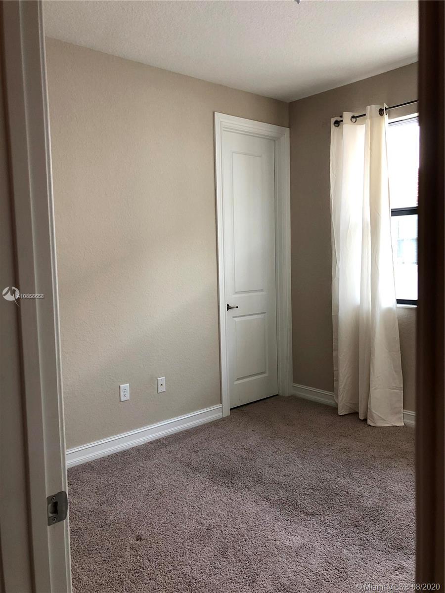 PEMBROKE LAKES SOUTH - Residential