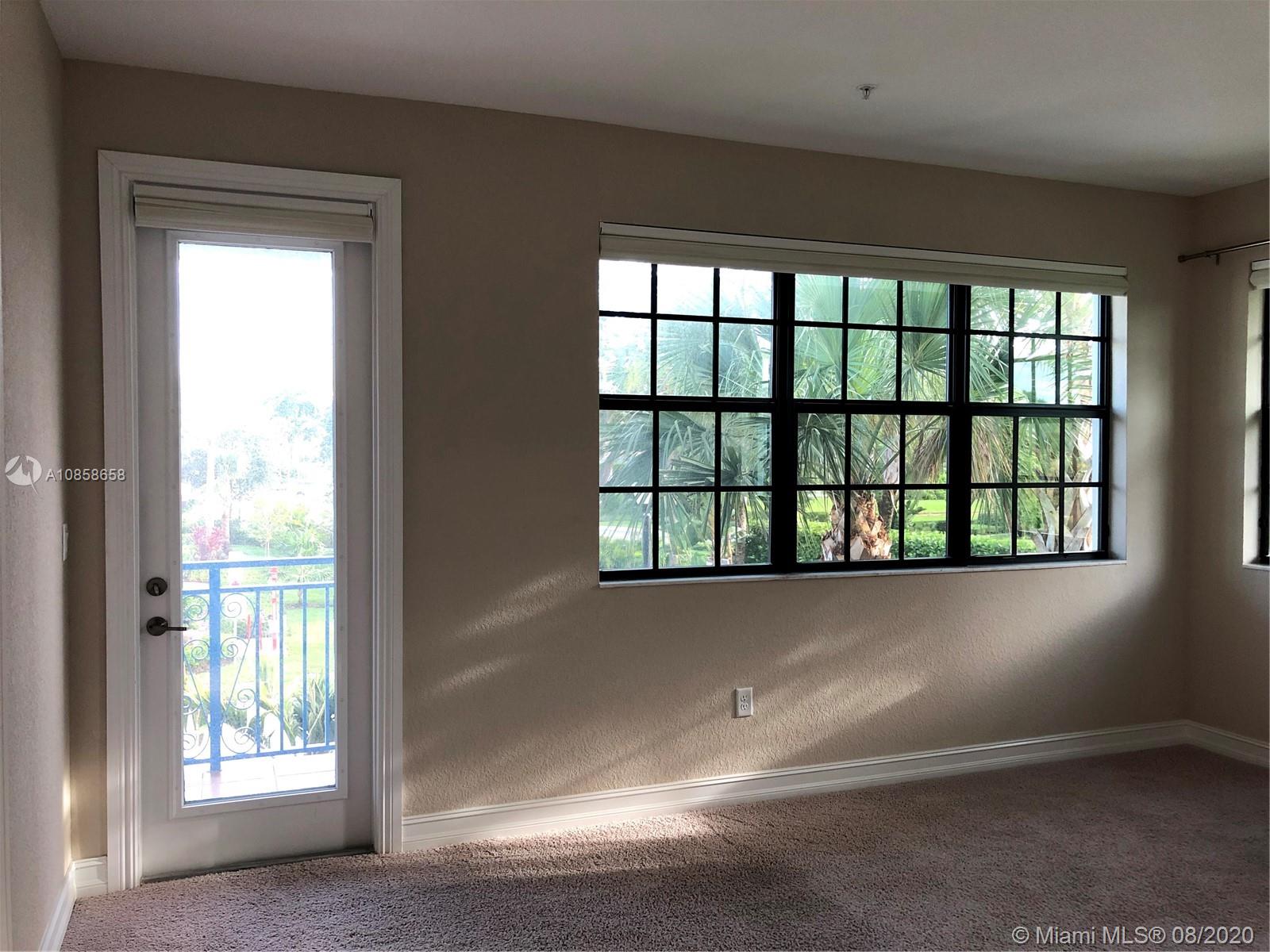 PEMBROKE LAKES SOUTH - Residential