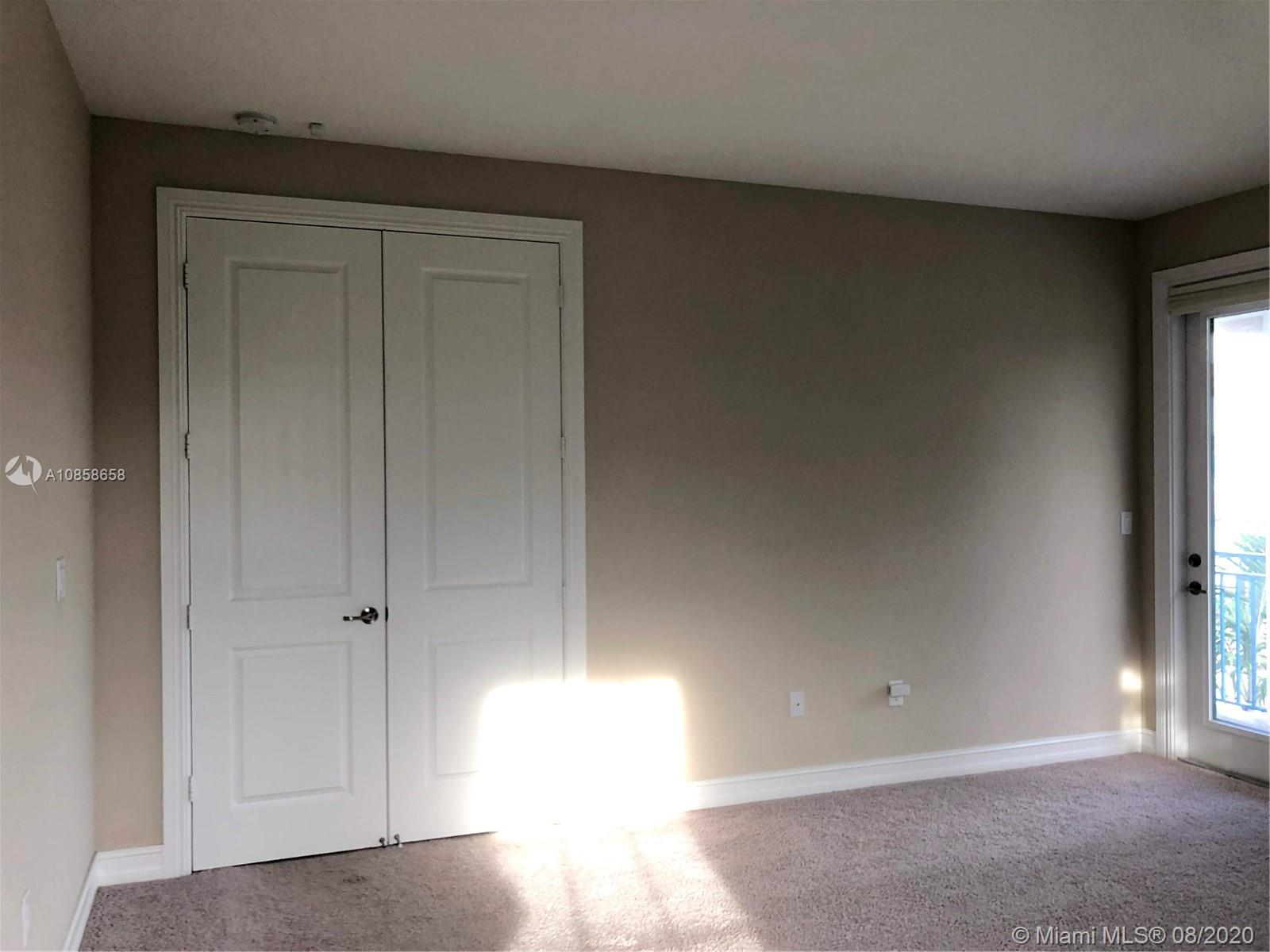 PEMBROKE LAKES SOUTH - Residential