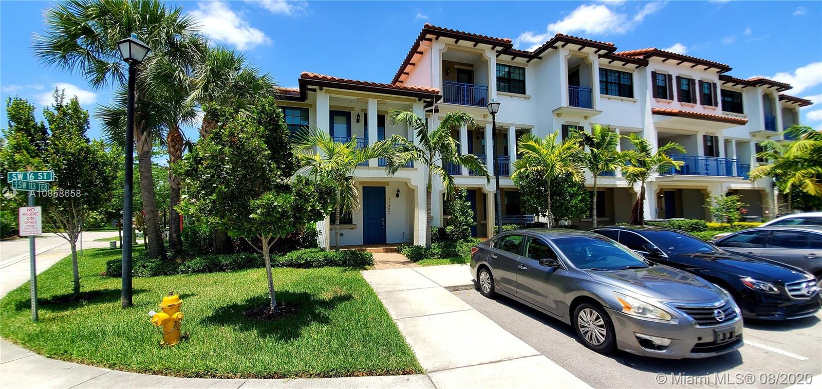 PEMBROKE LAKES SOUTH - Residential