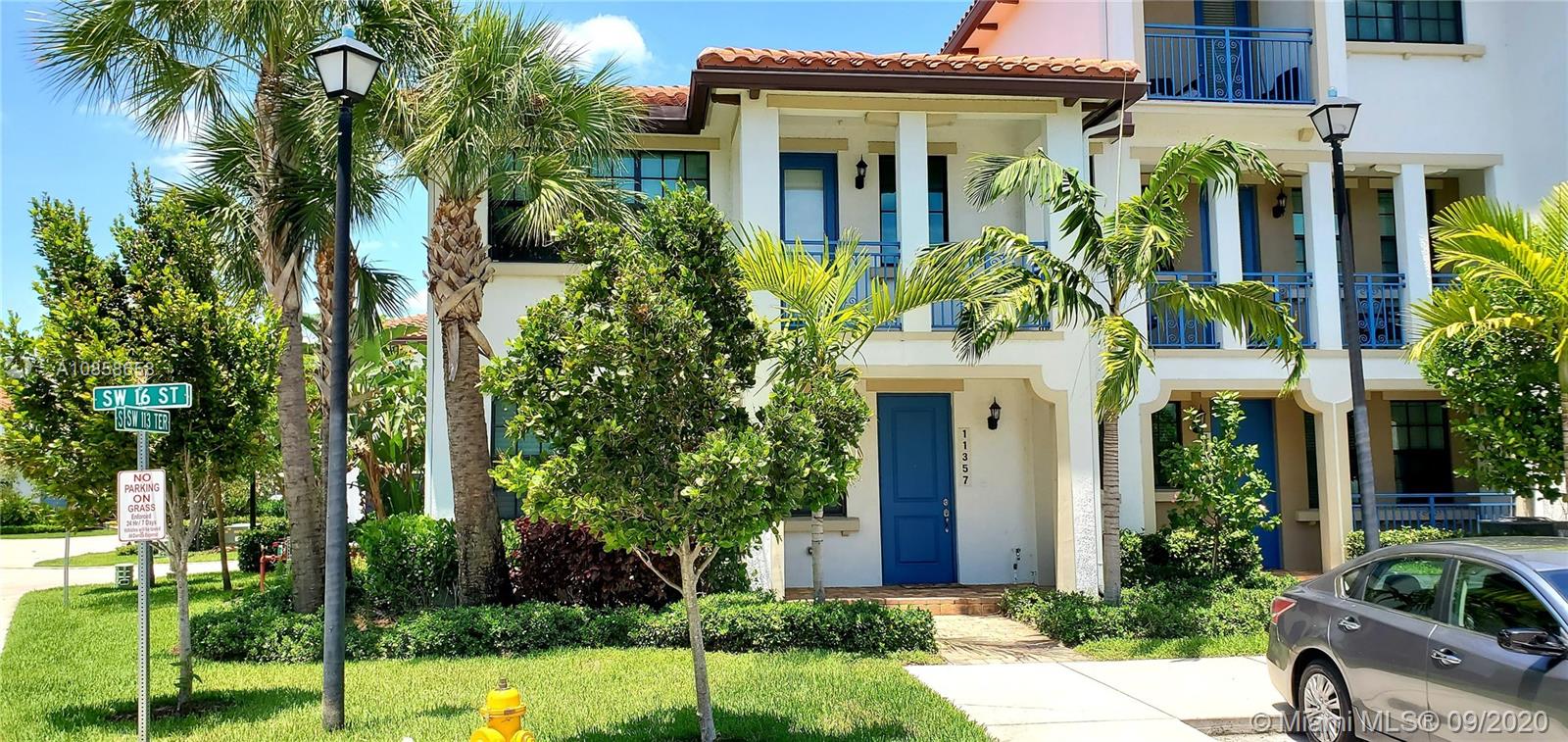 PEMBROKE LAKES SOUTH - Residential